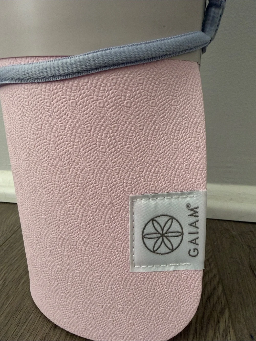 NWT Gaiam classic 6mm pink yoga mat